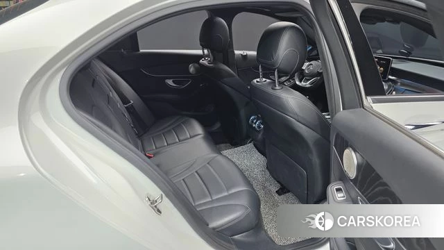 Mercedes-Benz C-Class W205 2018 Белый из Кореи, фото 3