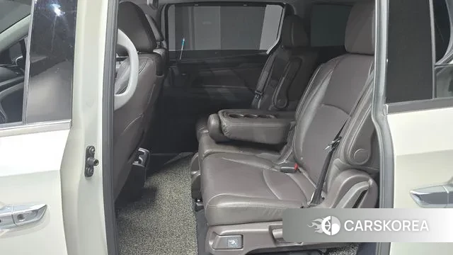 Honda Odyssey 2018 Белый из Кореи, фото 3