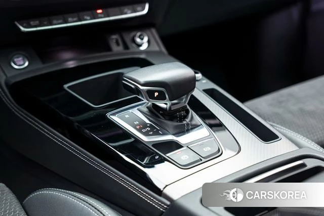 Audi Q5L 2024 Белый из Китая, фото 3