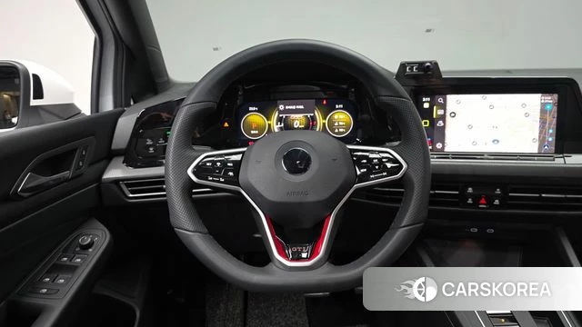 Volkswagen Golf 8th Generation 2022 Белый из Кореи, фото 3