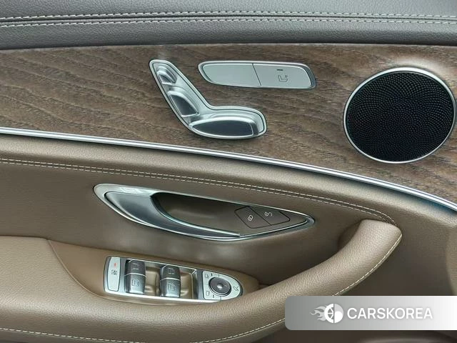 Mercedes-Benz E-Class 2023 Черный из Китая, фото 3