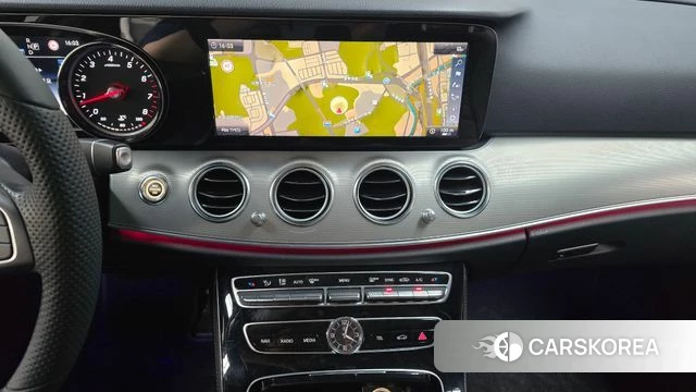 Mercedes-Benz E-Class W213 2018 Белый из Кореи, фото 4