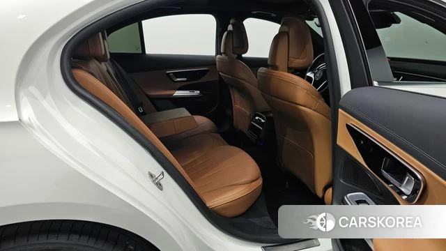 Mercedes-Benz E-Class W214 2025 Белый из Кореи, фото 3