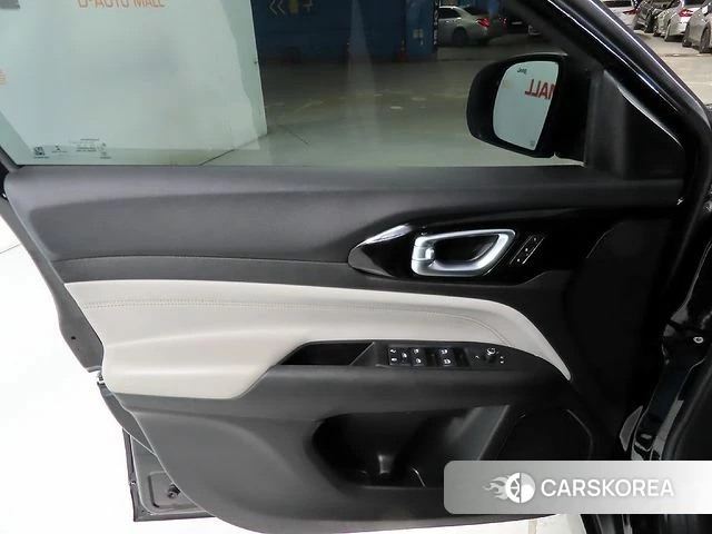 Jeep Compass 2nd Generation 2022 Черный из Кореи, фото 3