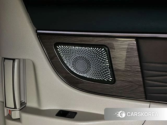Toyota Alphard 2025 Белый из Китая, фото 3
