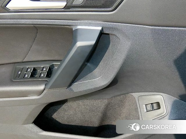 Volkswagen Tiguan second Generation 2020 Черный из Кореи, фото 3