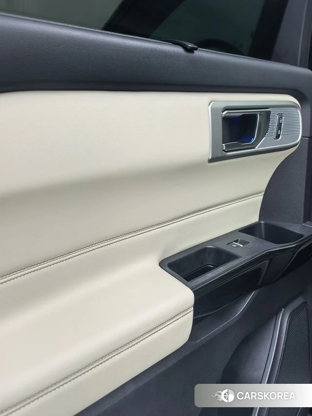 Ford Explorer 2021 Черный из Китая, фото 3