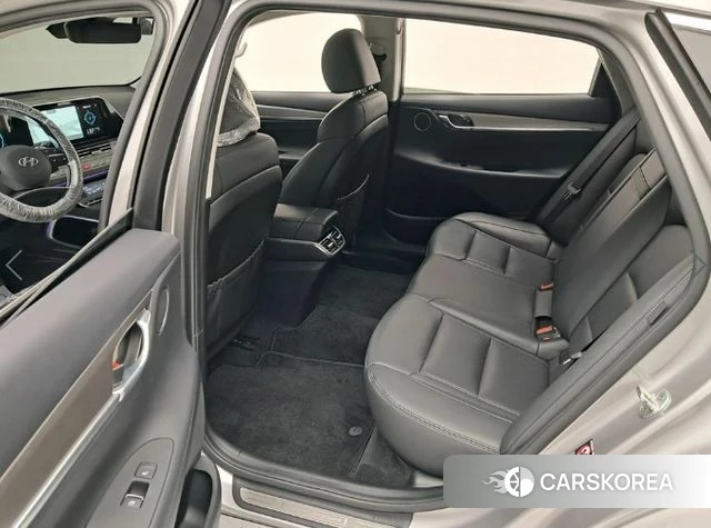 Hyundai The New Grandeur IG Hybrid 2021 Серебристо-серый из Кореи, фото 3