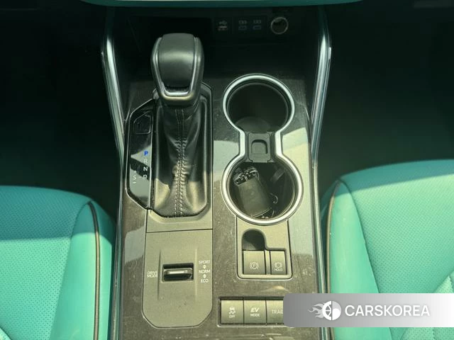 Toyota Crown 2023 Черный из Китая, фото 3