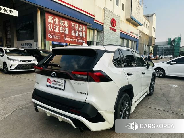 Toyota RAV4 2024 Белый из Китая, фото 3