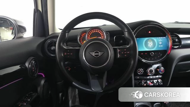 Mini Cooper 2022 Жемчужный цвет из Кореи, фото 3