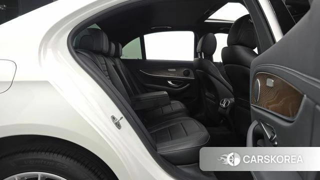 Mercedes-Benz E-Class W213 2021 Белый из Кореи, фото 3