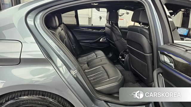 BMW 5 Series (G30) 2018 Серый из Кореи, фото 3