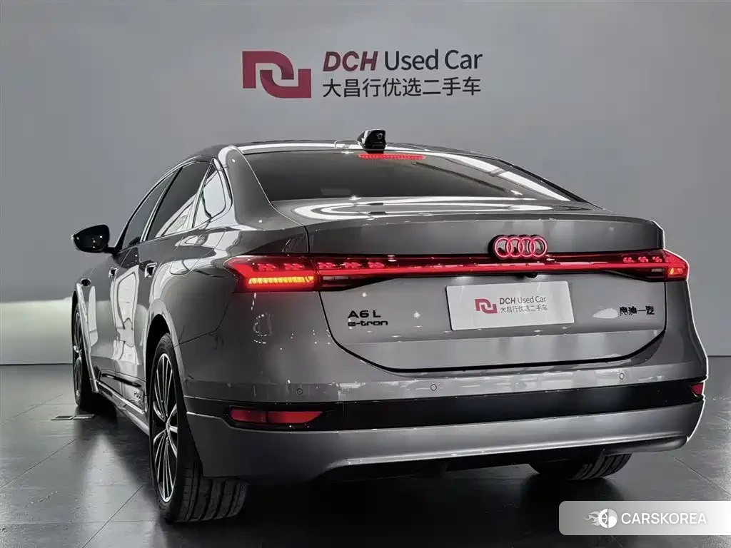 Audi A6L 2025 Silver/gray из Китая, фото 3