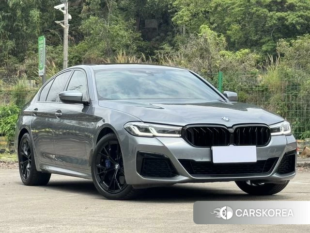 BMW 5 series 2022 Темно-серый из Китая, фото 3