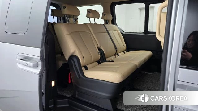 Hyundai Staria 2021 Серебристо-серый из Кореи, фото 3