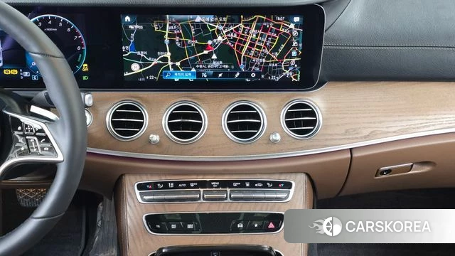 Mercedes-Benz E-Class W213 2023 Белый из Кореи, фото 3