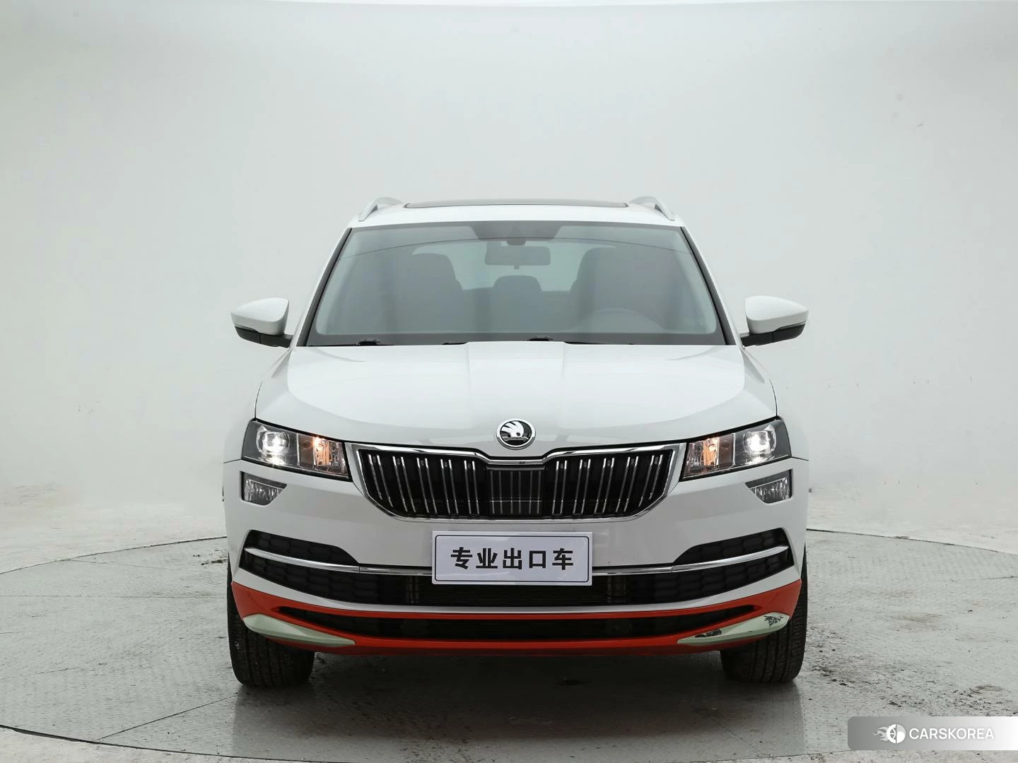 Skoda Karoq 2023 Белый из Китая, фото 3