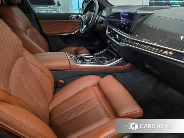 BMW X7 (G07) 2025 Черный из Кореи, фото 3