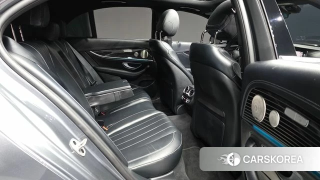 Mercedes-Benz E-Class W213 2022 Серебристо-серый из Кореи, фото 3