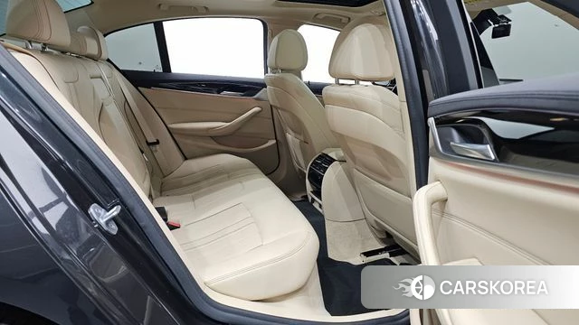 BMW 5 Series (G30) 2020 Черный из Кореи, фото 3