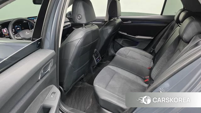 Volkswagen Golf 8th Generation 2025 Серый из Кореи, фото 3