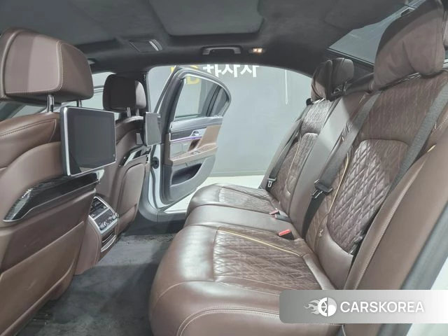 BMW 7 Series (G11) 2021 Белый из Кореи, фото 3