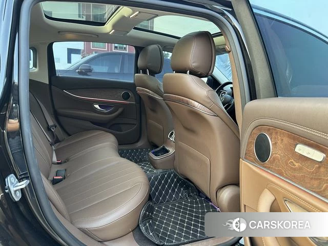 Mercedes-Benz E-Class 2021 Черный из Китая, фото 3