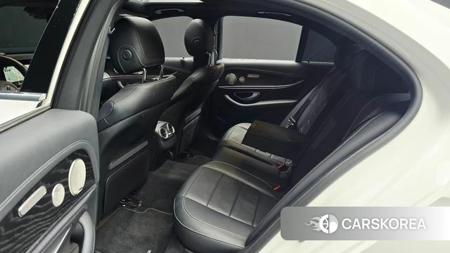 Mercedes-Benz E-Class W213 2022 Белый из Кореи, фото 3