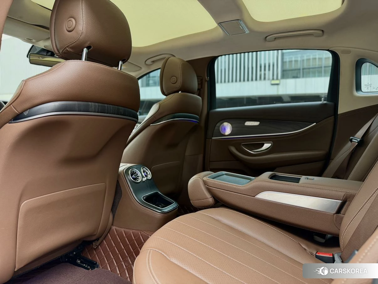 Mercedes-Benz E-Class 2022 Черный из Китая, фото 3