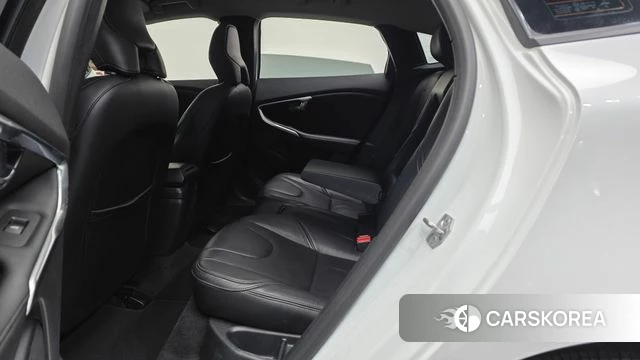 Volvo V40 2018 Белый из Кореи, фото 3