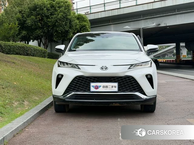 Toyota Venza 2023 Белый из Китая, фото 3