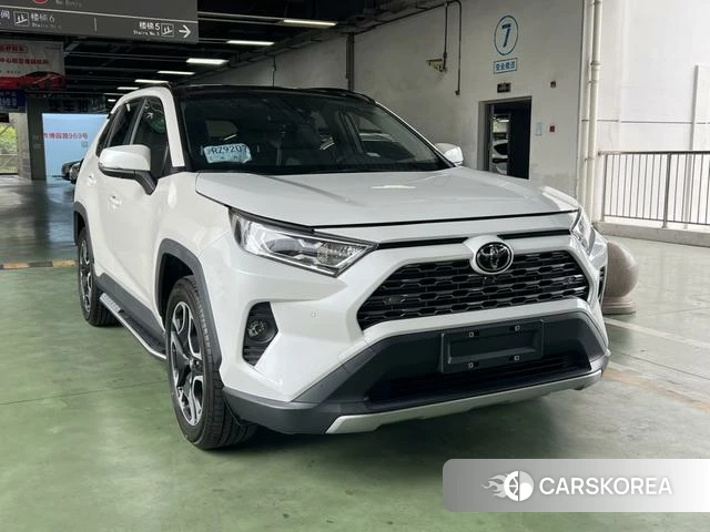 Toyota RAV4 2021 Белый из Китая, фото 3