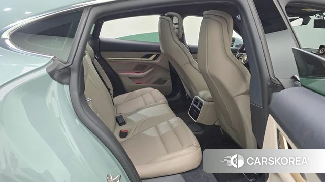 Porsche Taycan 2025 Цвет галактики из Кореи, фото 3
