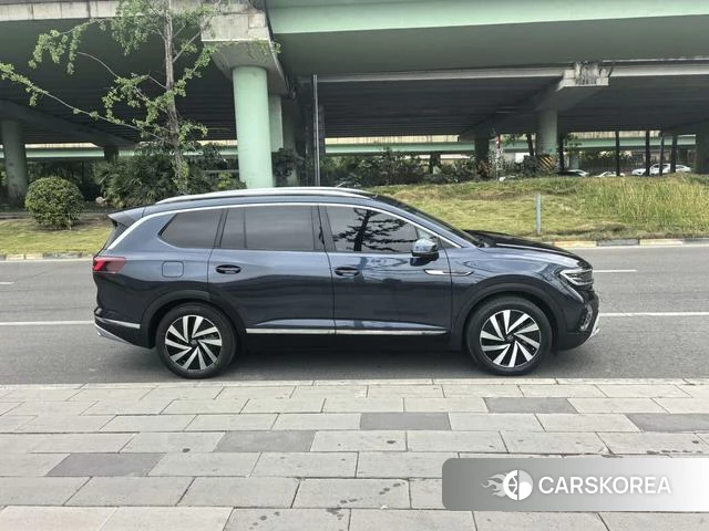 Volkswagen Talagon 2022 Темно-серый из Китая, фото 3