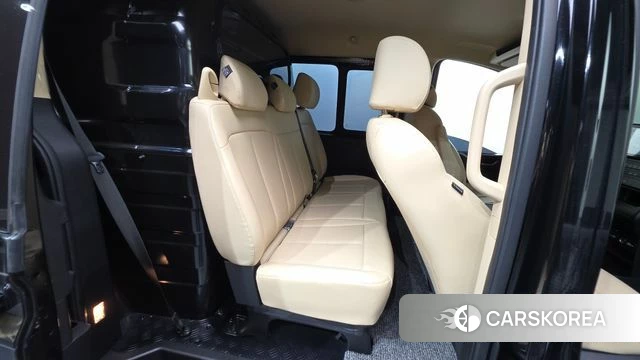 Hyundai Staria 2023 Черный из Кореи, фото 3