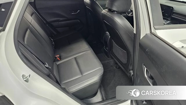 Hyundai Kona (SX2) 2023 Белый из Кореи, фото 3