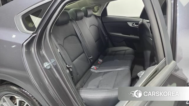 Kia The New K3 2nd generation 2023 Серый из Кореи, фото 3