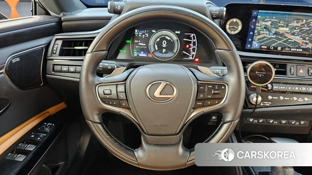 Lexus ES300h 7th generation 2025 Серый из Кореи, фото 3