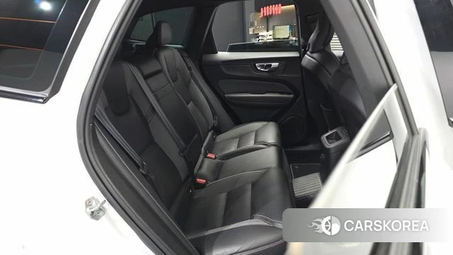 Volvo XC60 second Generation 2021 Белый из Кореи, фото 3