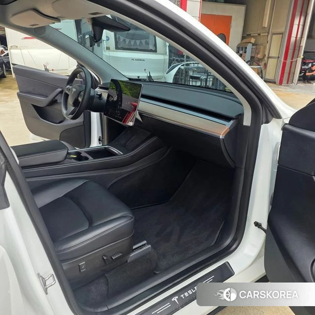Tesla Model Y 2021 Белый из Кореи, фото 3