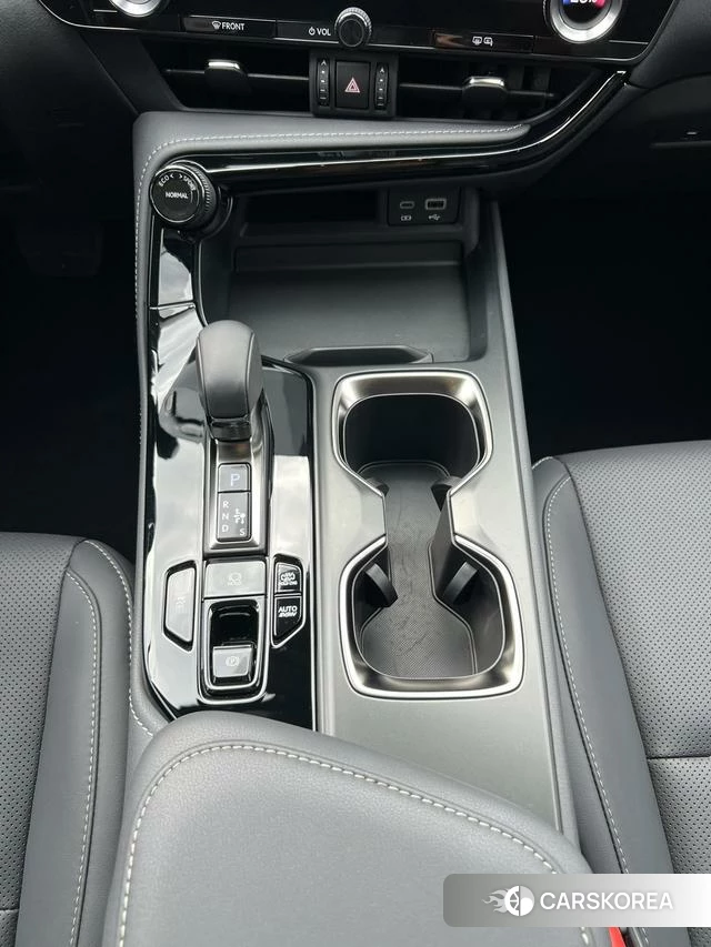 Lexus NX 2024 Серебристо-серый из Китая, фото 3