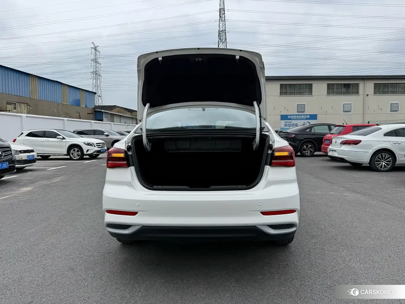 Ford Escort 2022 Белый из Китая, фото 3