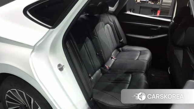 Hyundai Sonata D Edge Hybrid (DN8) 2023 Белый из Кореи, фото 3