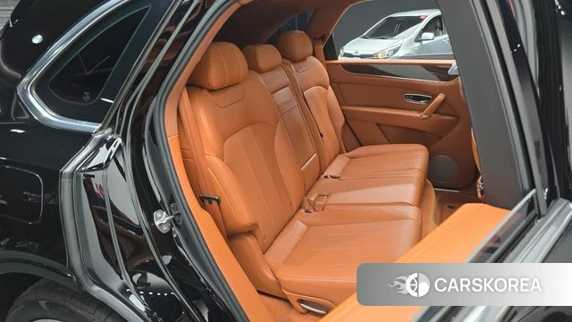 Bentley Bentayga 2018 Черный из Кореи, фото 3