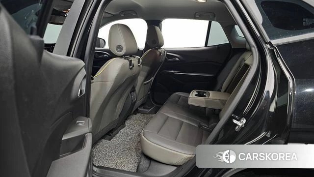 Chevrolet (GM Daewoo) Trax Crossover 2023 Черный из Кореи, фото 3