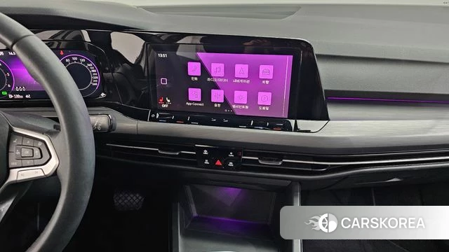 Volkswagen Golf 8th Generation 2022 Белый из Кореи, фото 3