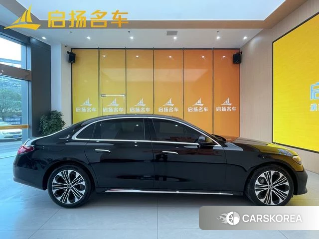 Mercedes-Benz E-Class 2025 Черный из Китая, фото 3