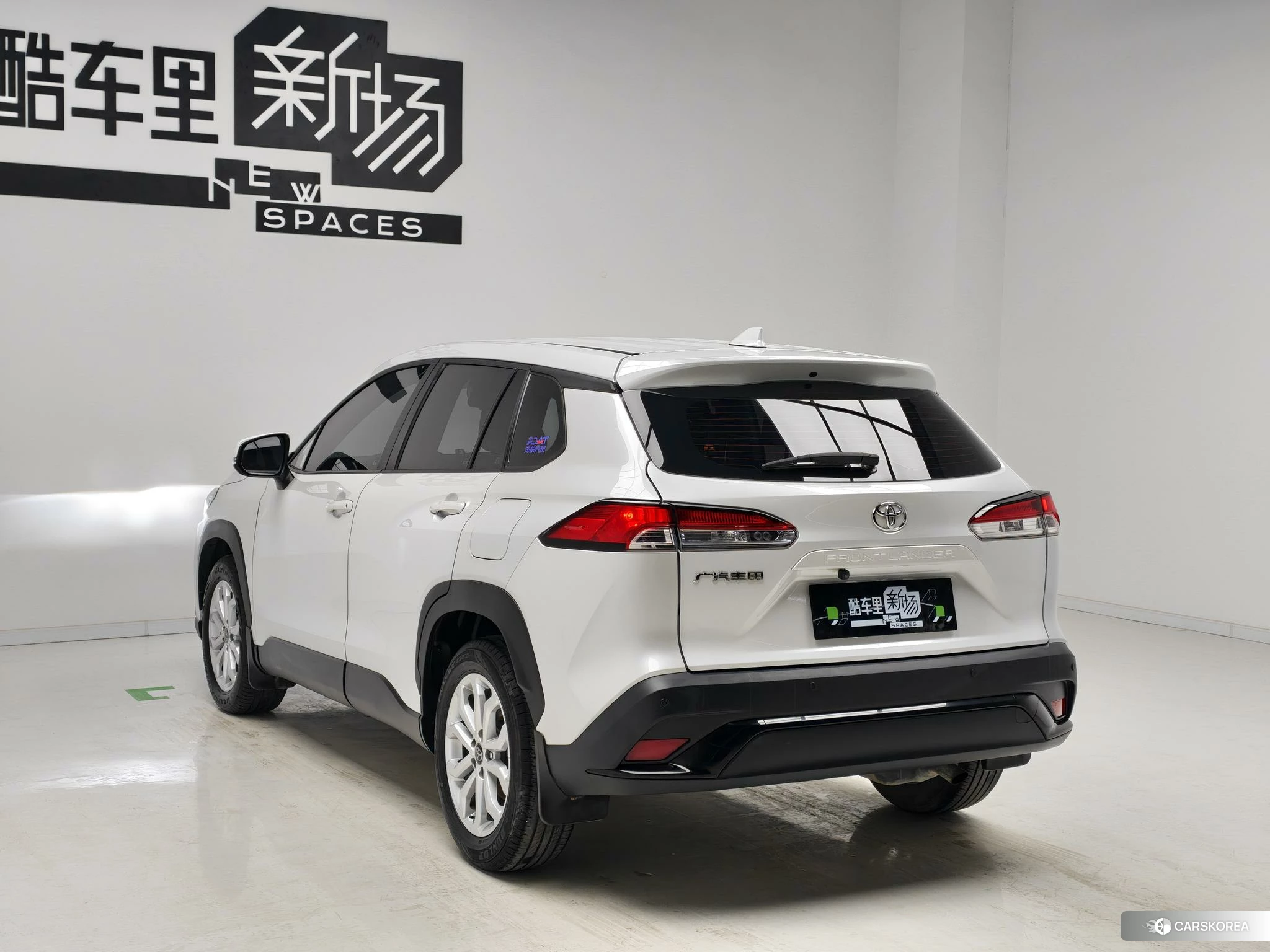 Toyota Frontlander 2023 Белый из Китая, фото 3