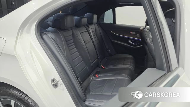 Mercedes-Benz E-Class W213 2021 Белый из Кореи, фото 3